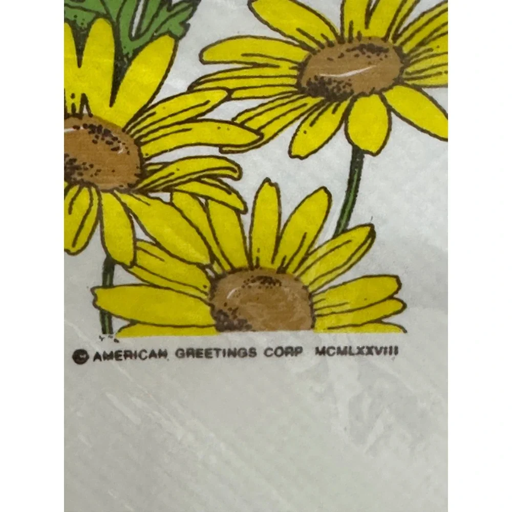 VTG American Greetings Party Maid Tablecover Yellow Daisy Floral Butterfly 4PK